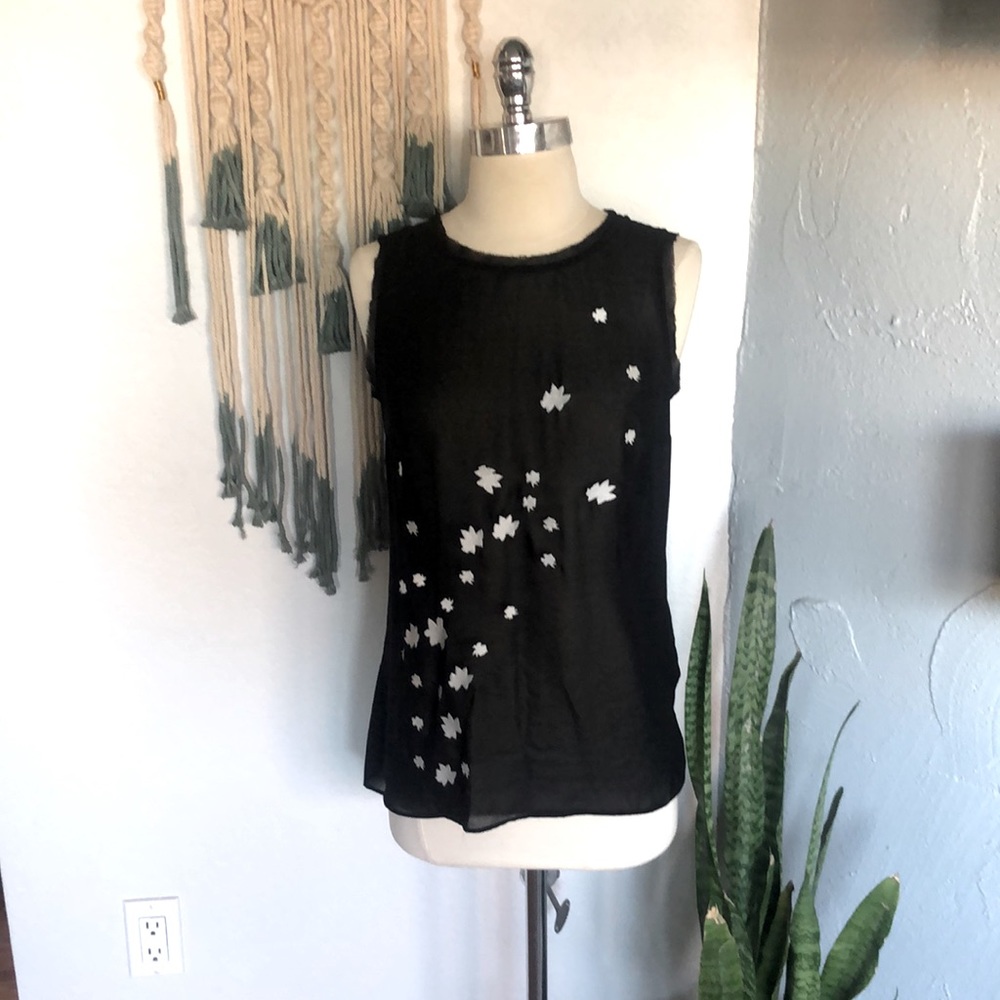 Simply Vera Vera Wang falling leaf blouse